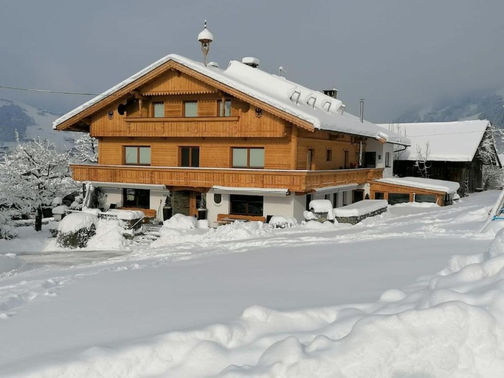 Apartment in Ramsau im Zillertal for 18 People Exterior foto