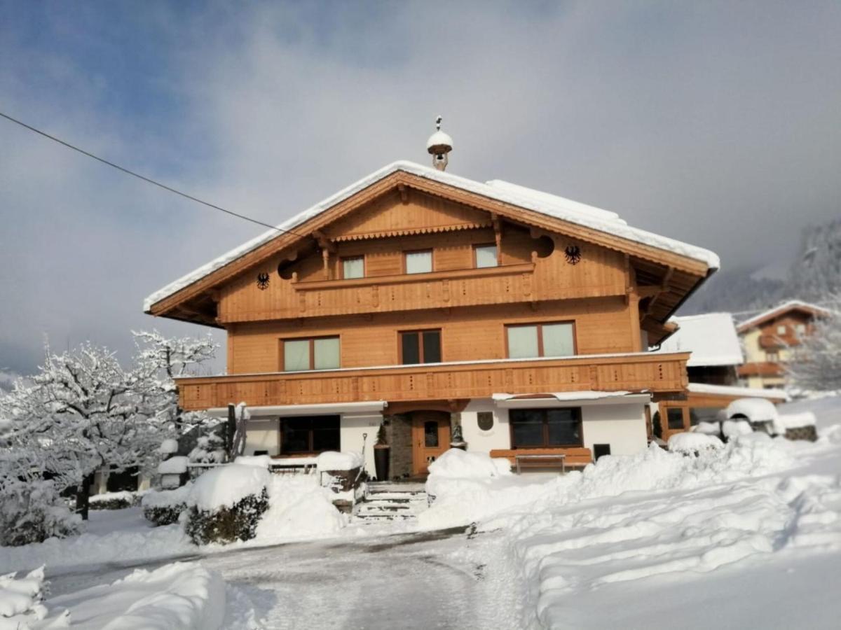 Apartment in Ramsau im Zillertal for 18 People Exterior foto