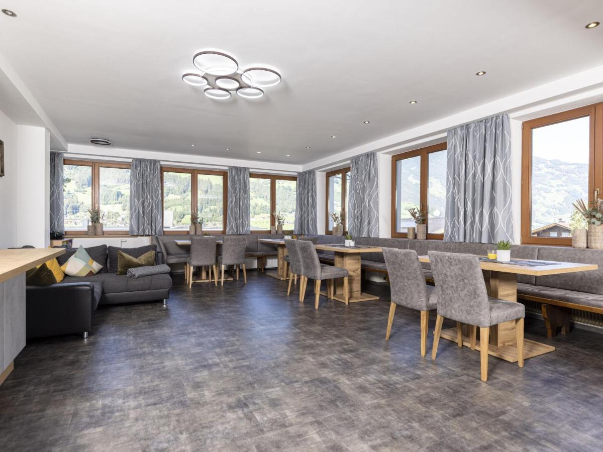 Apartment in Ramsau im Zillertal for 18 People Exterior foto