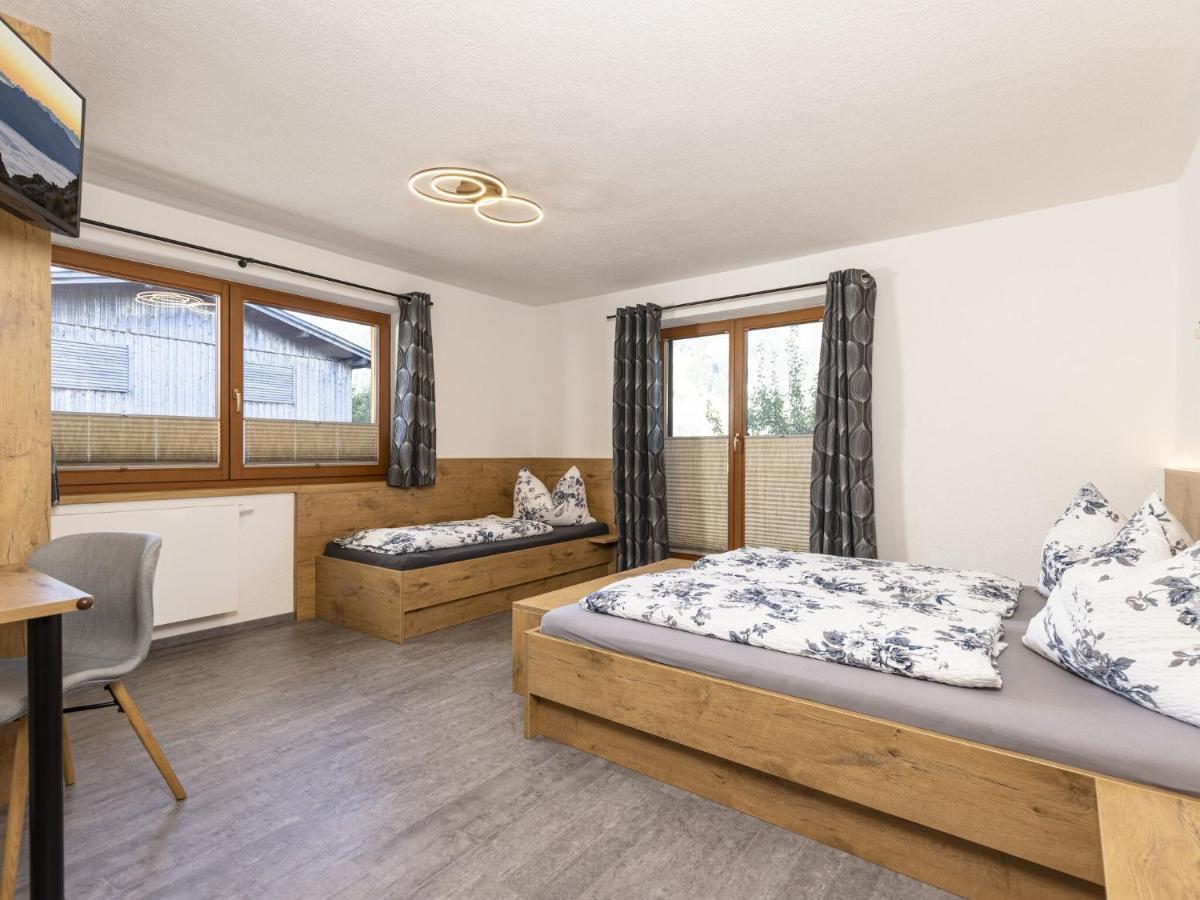 Apartment in Ramsau im Zillertal for 18 People Exterior foto