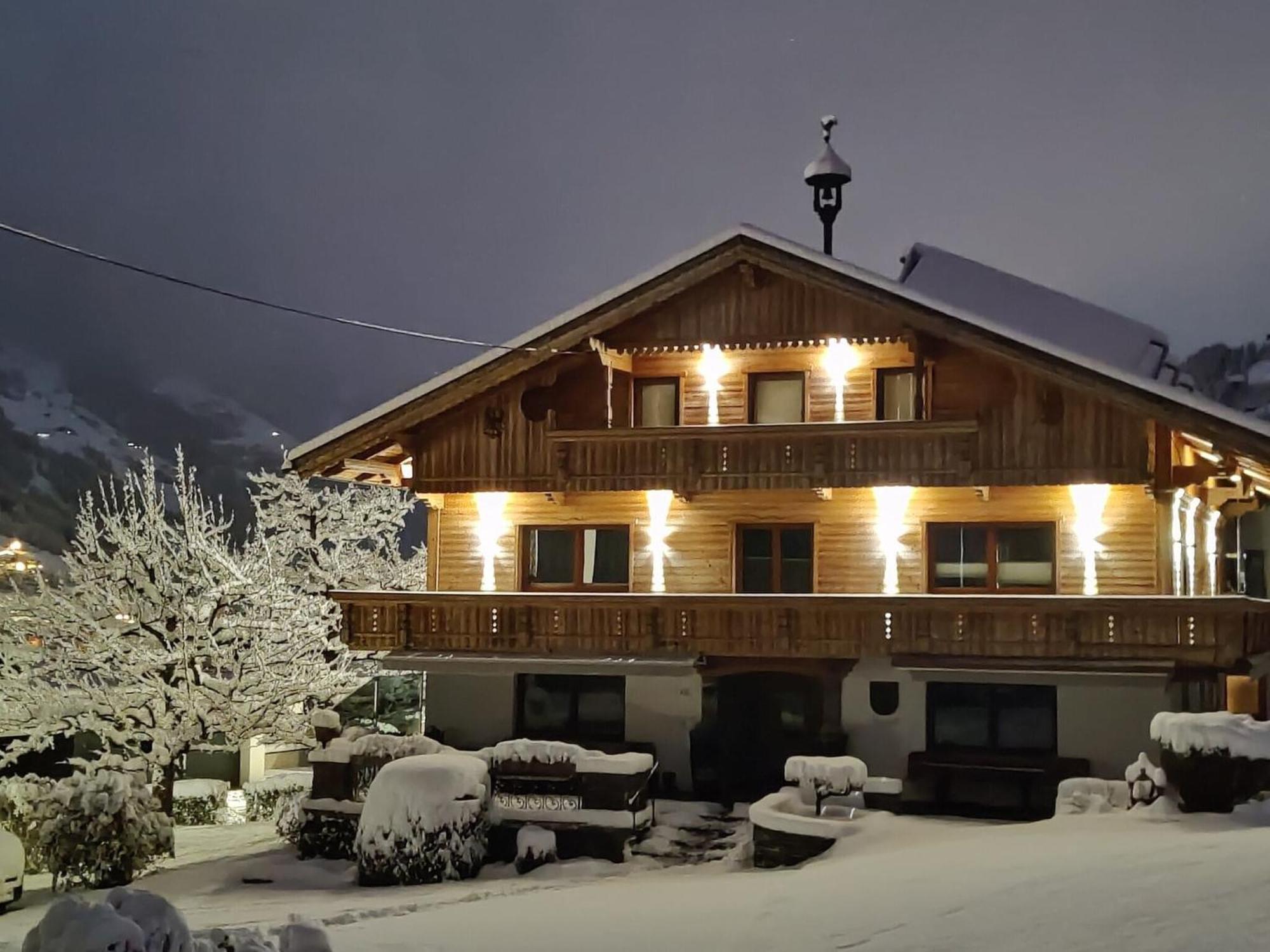 Apartment in Ramsau im Zillertal for 18 People Exterior foto